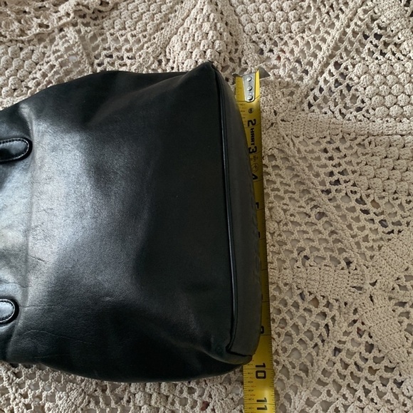 The Leather Co. Liz Claiborne Black Leather Shoulder Bag #124 - Picture 10 of 15